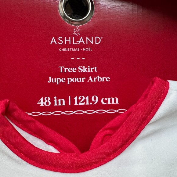 NEW Christmas Tree Fabric Skirt Santa Red and White Round 48 inches Buttons - Picture 6 of 8